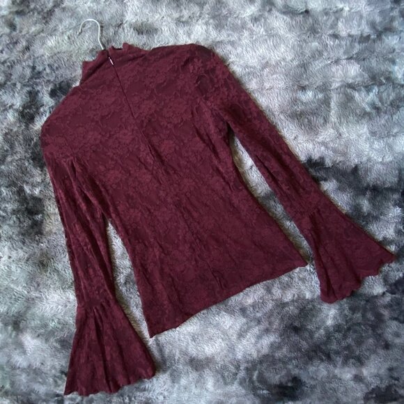 Vince Camuto Bell Sleeve Lace Top - Picture 7 of 10